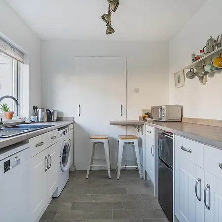 Spacious One Bed Apartment In A Quiet Leafy Close. Barnstaple Exterior photo