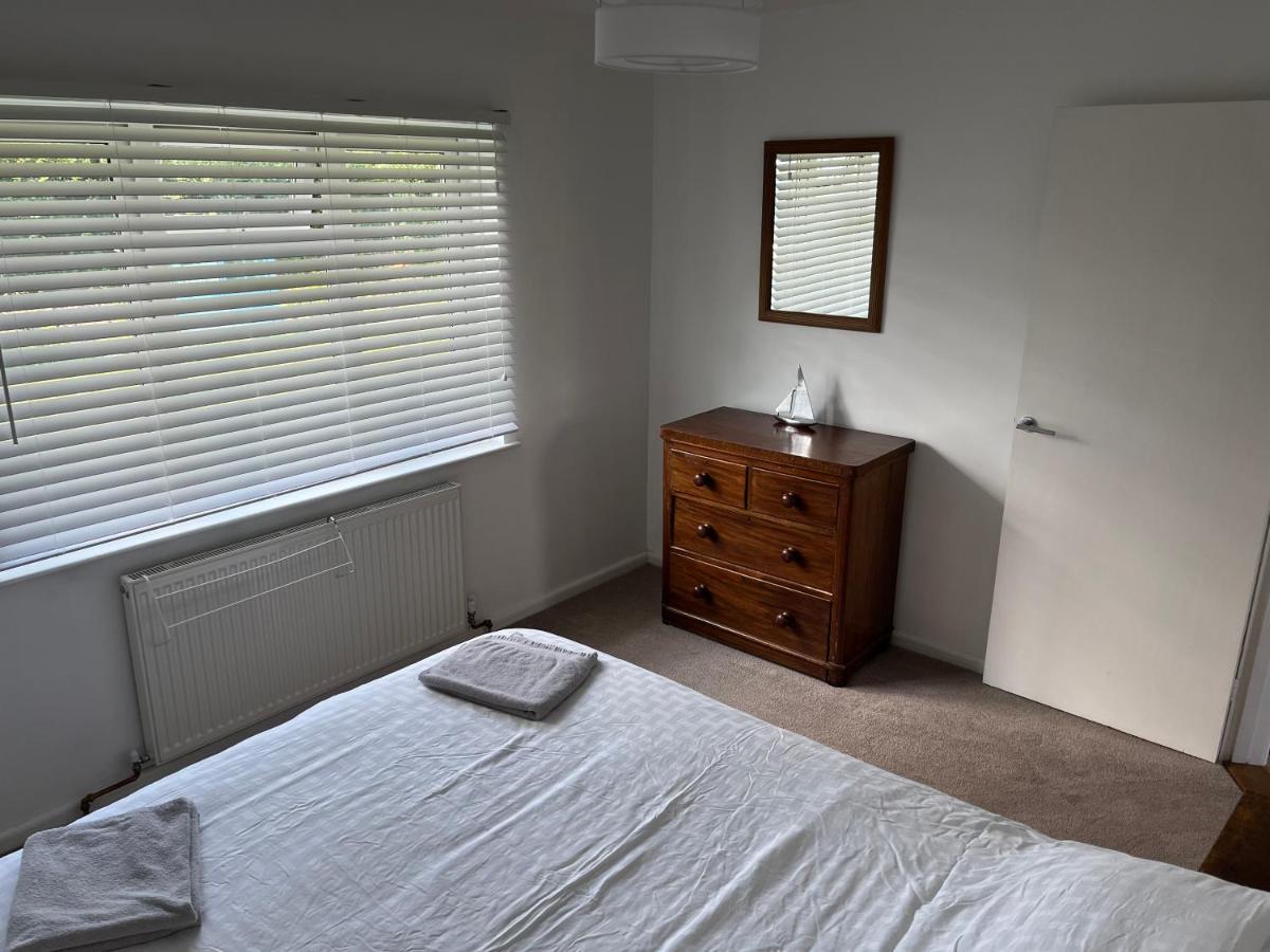 Apartment Spacious One Bed In A Quiet Leafy Close. Barnstaple
