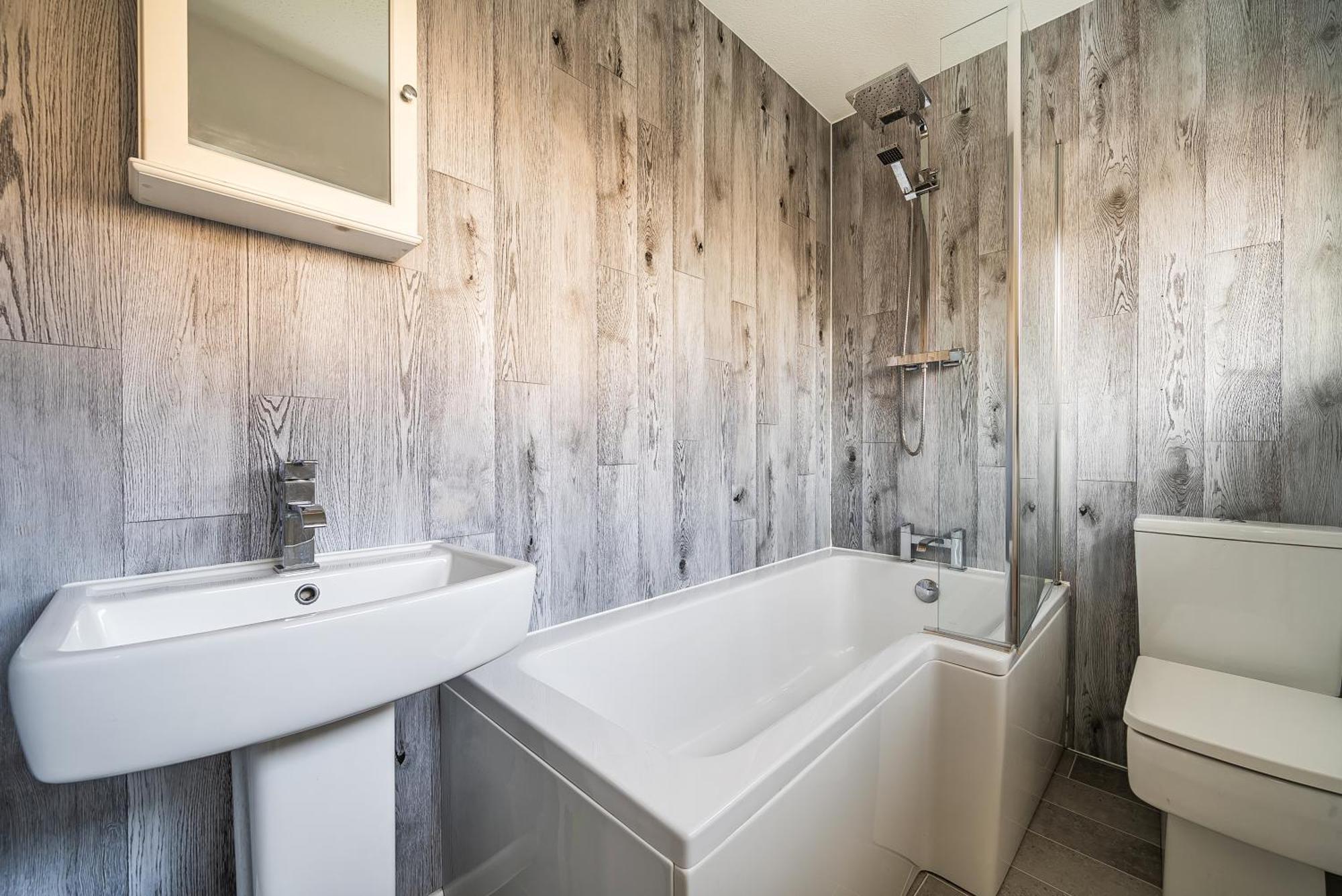 Spacious One Bed In A Quiet Leafy Close. * Barnstaple